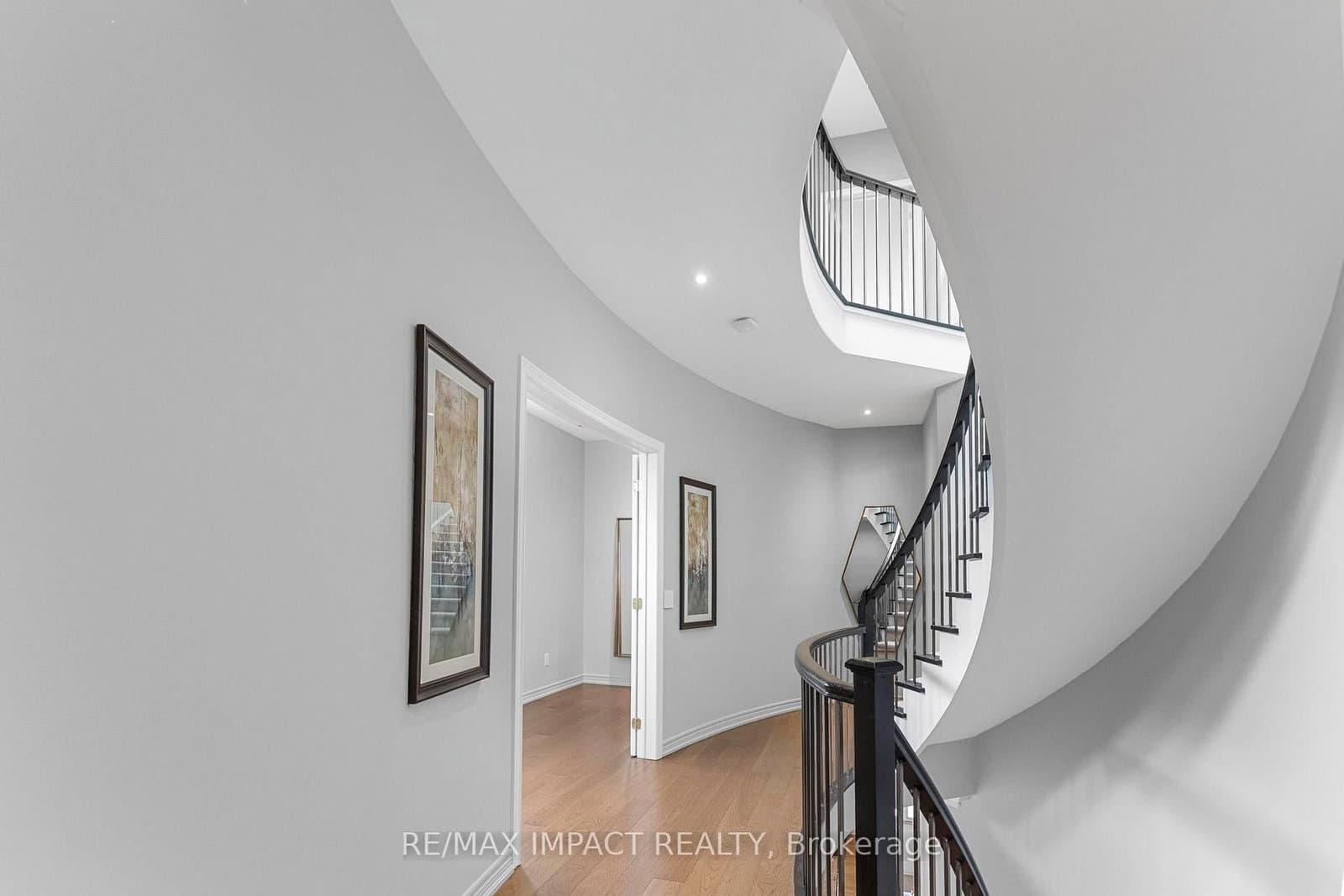 260 Russell Hill Road, Unit 13 thumbnail 19
