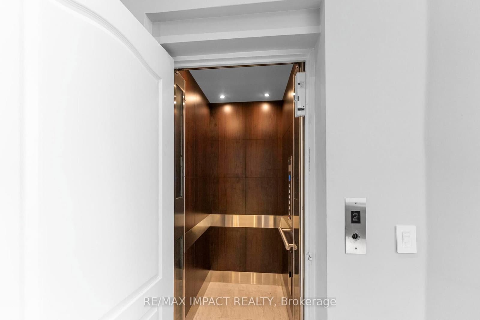 260 Russell Hill Road, Unit 13 thumbnail 21