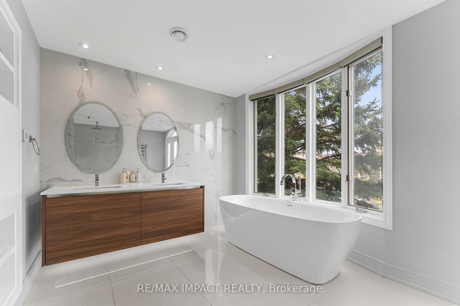 260 Russell Hill Road, Unit 13 thumbnail 25