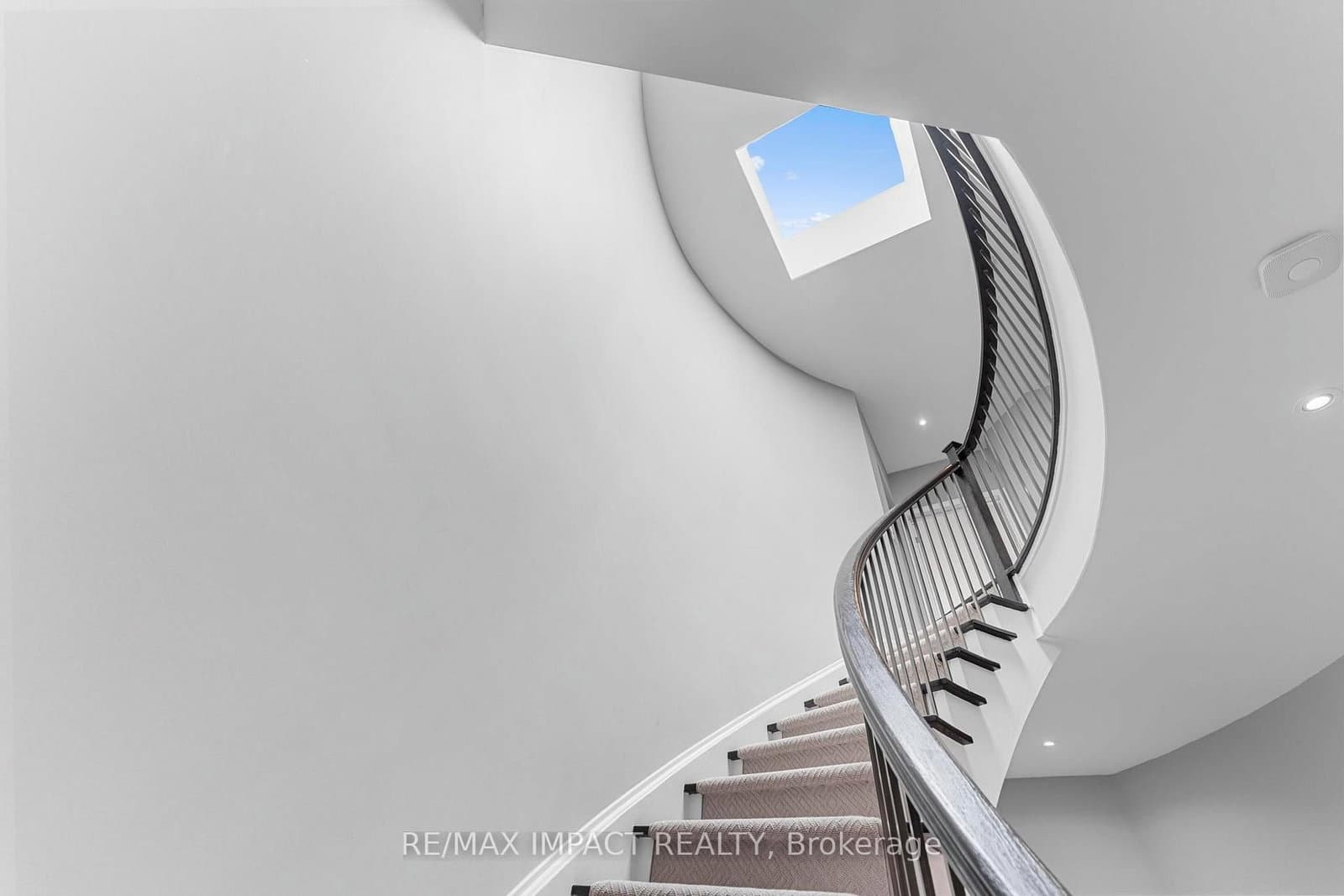 260 Russell Hill Road, Unit 13 thumbnail 29