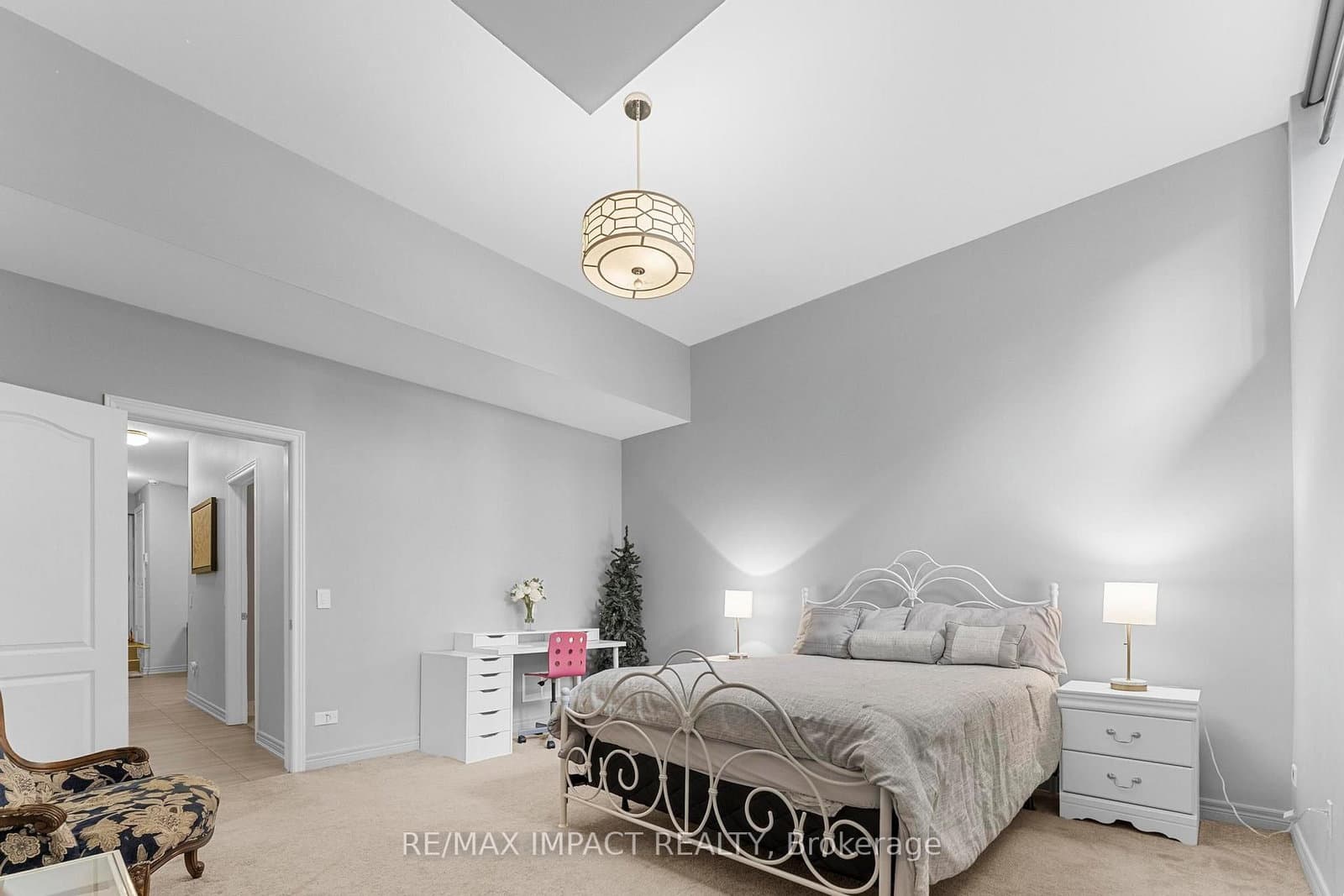 260 Russell Hill Road, Unit 13 thumbnail 45