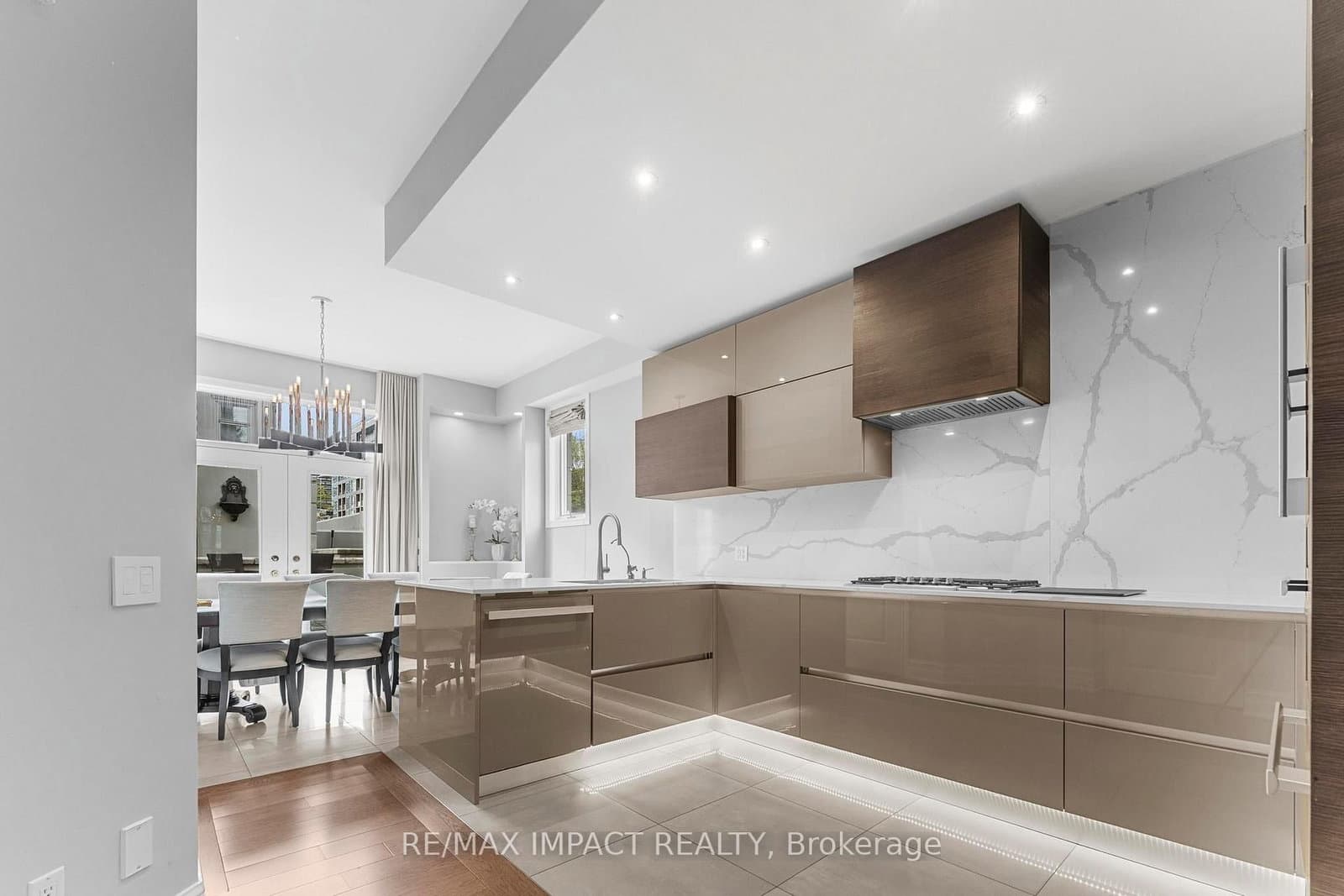 260 Russell Hill Road, Unit 13 thumbnail 8