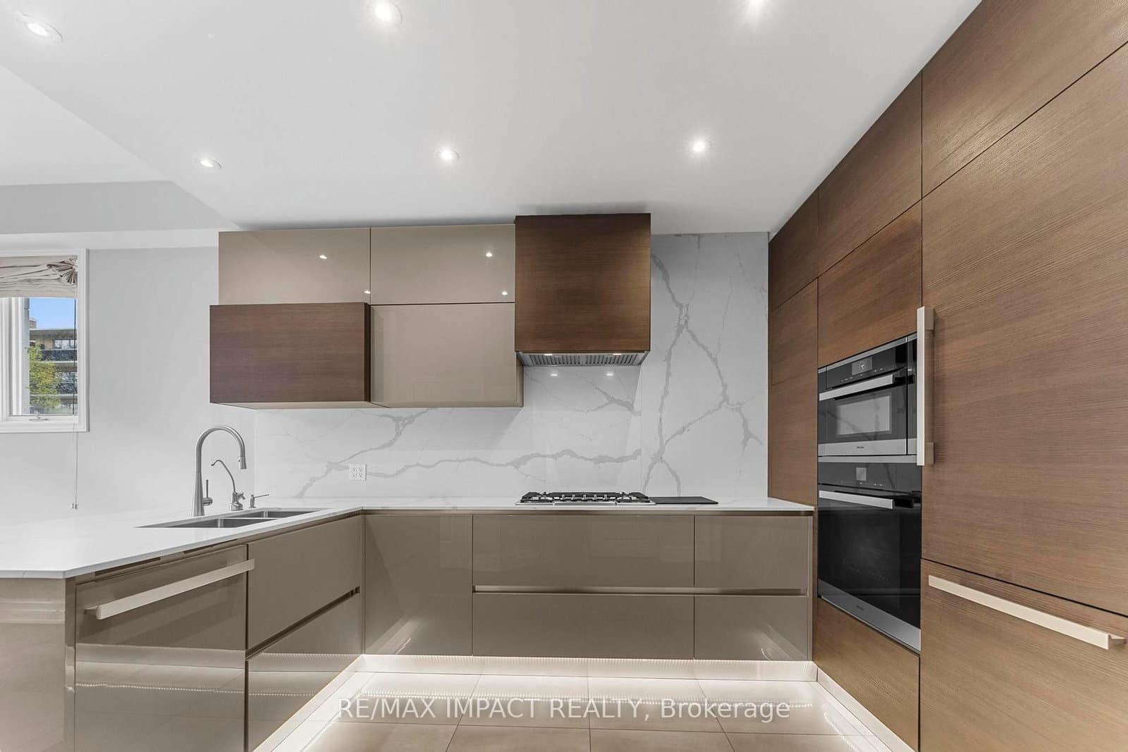 260 Russell Hill Road, Unit 13 thumbnail 9