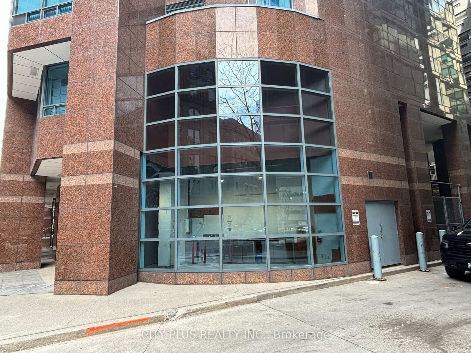 33 University Avenue, Unit 101A - Image 1