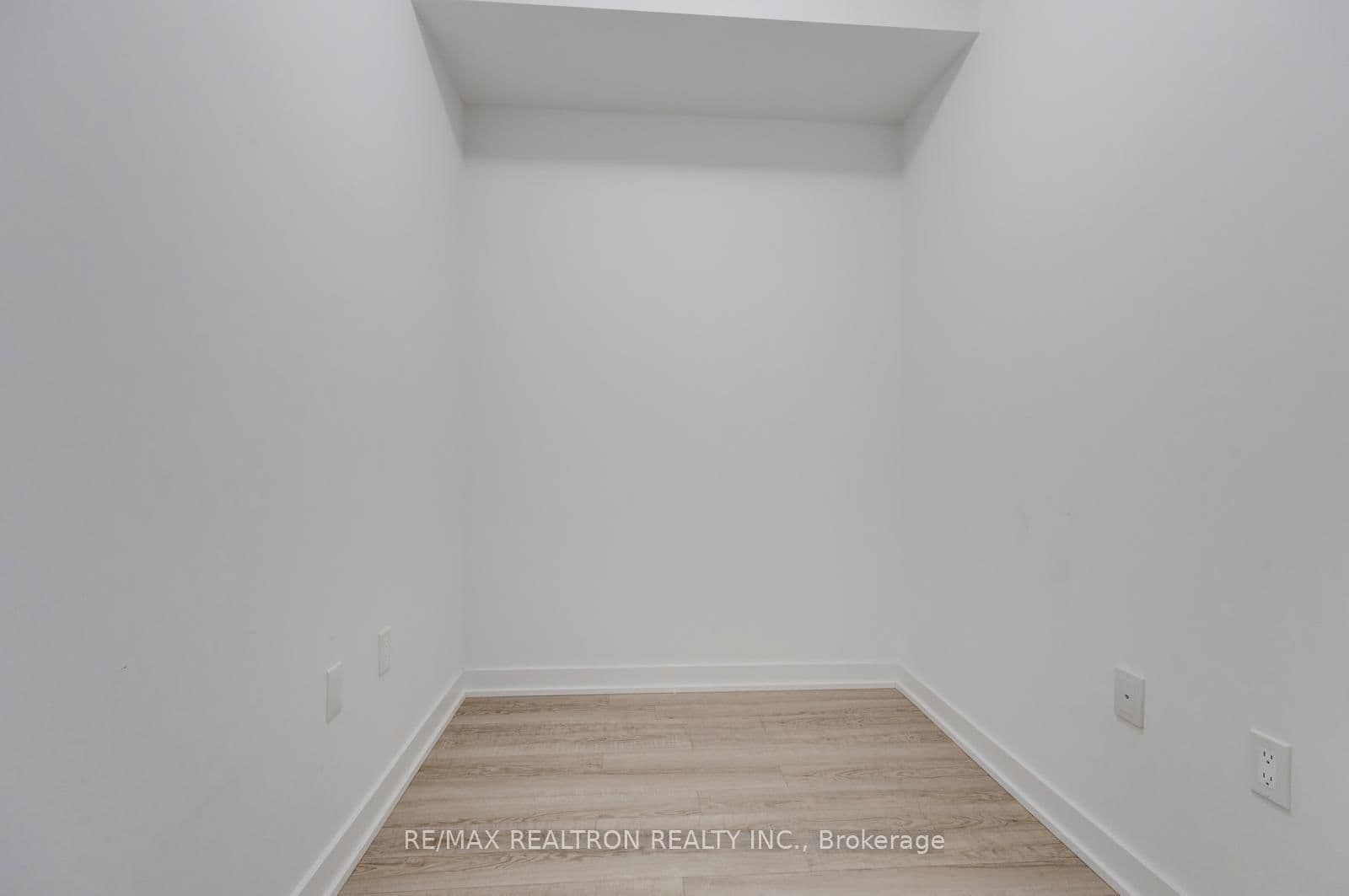 250 Lawrence Avenue W, Unit 416 thumbnail 14