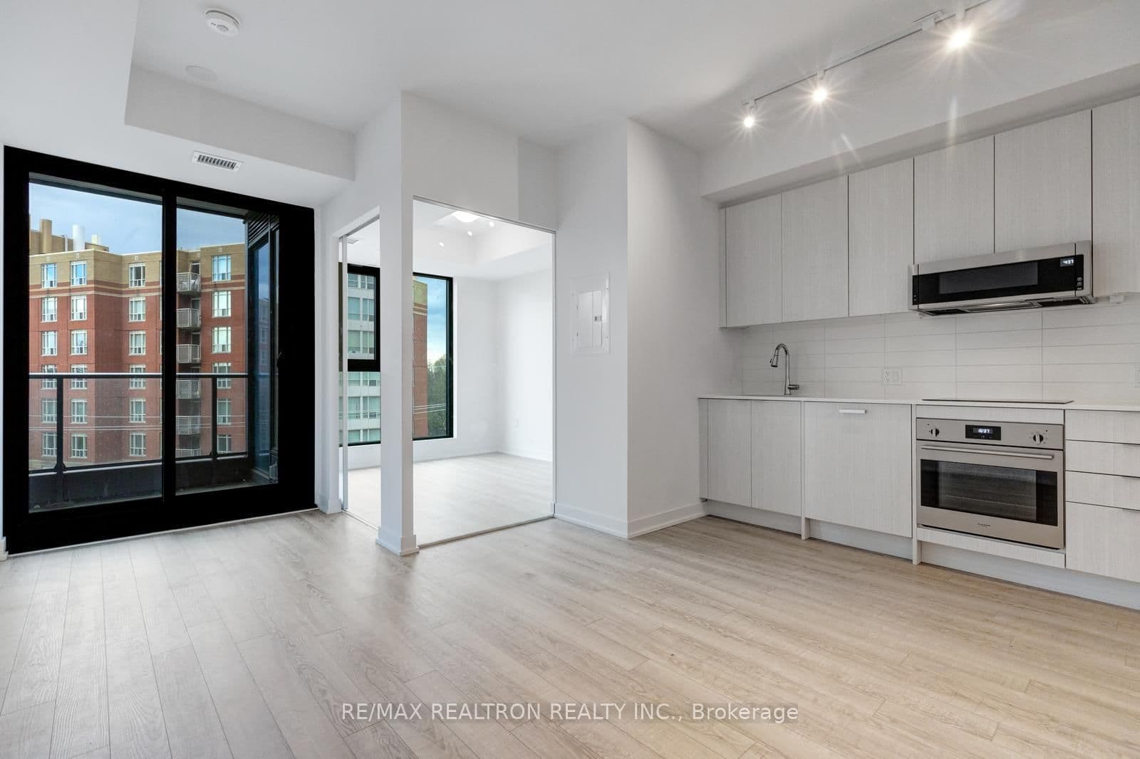 250 Lawrence Avenue W, Unit 416 thumbnail 17
