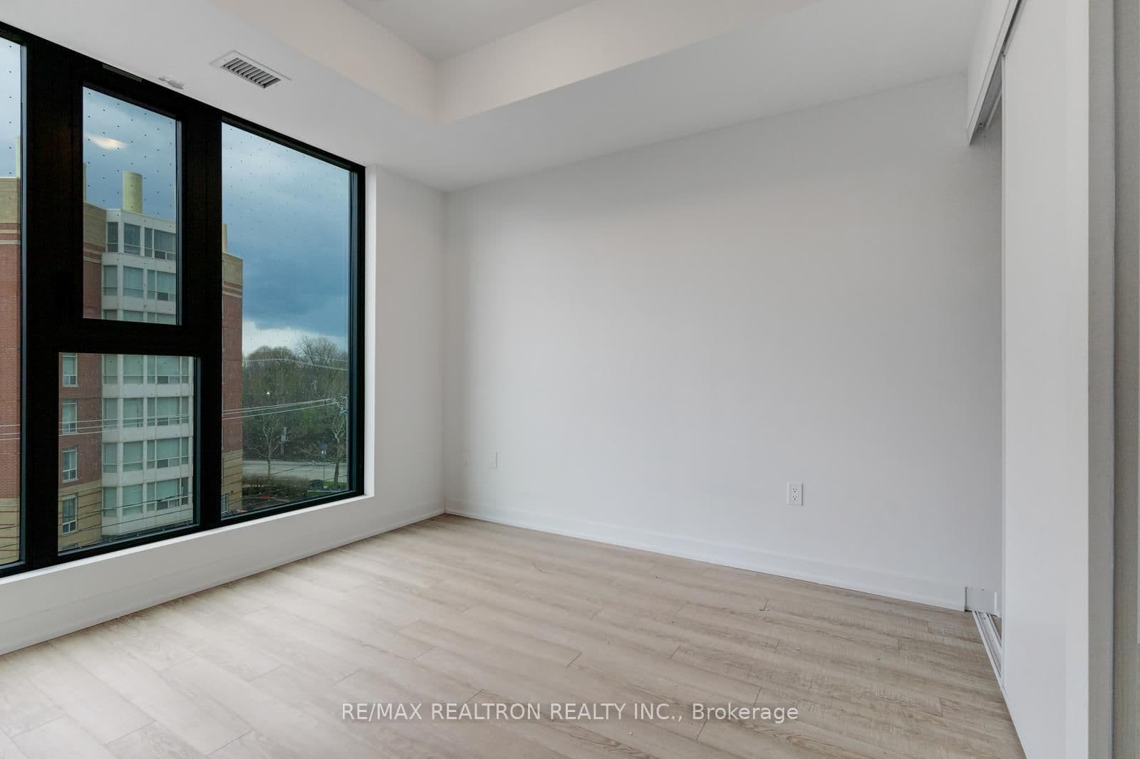 250 Lawrence Avenue W, Unit 416 thumbnail 20