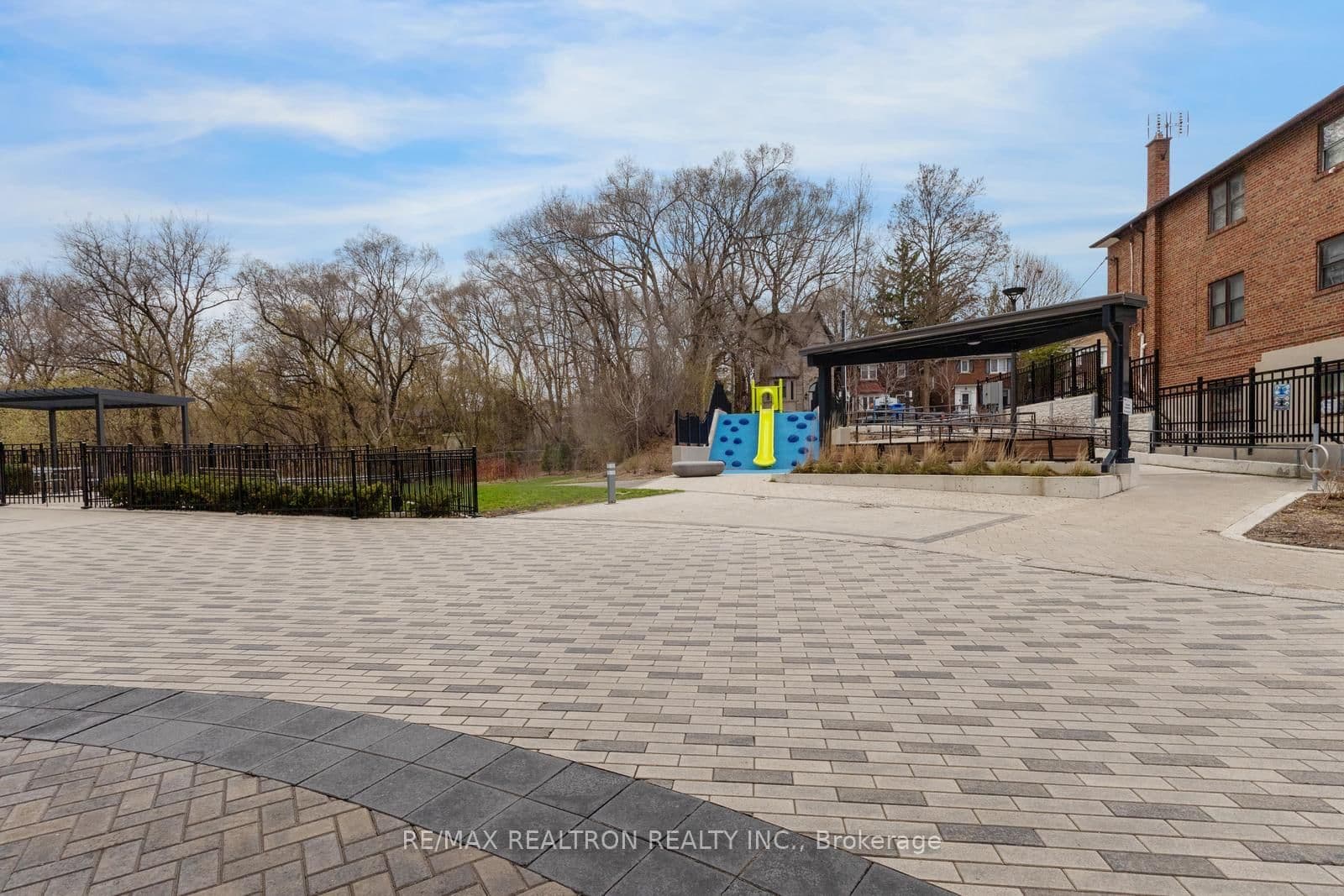 250 Lawrence Avenue W, Unit 416 thumbnail 29