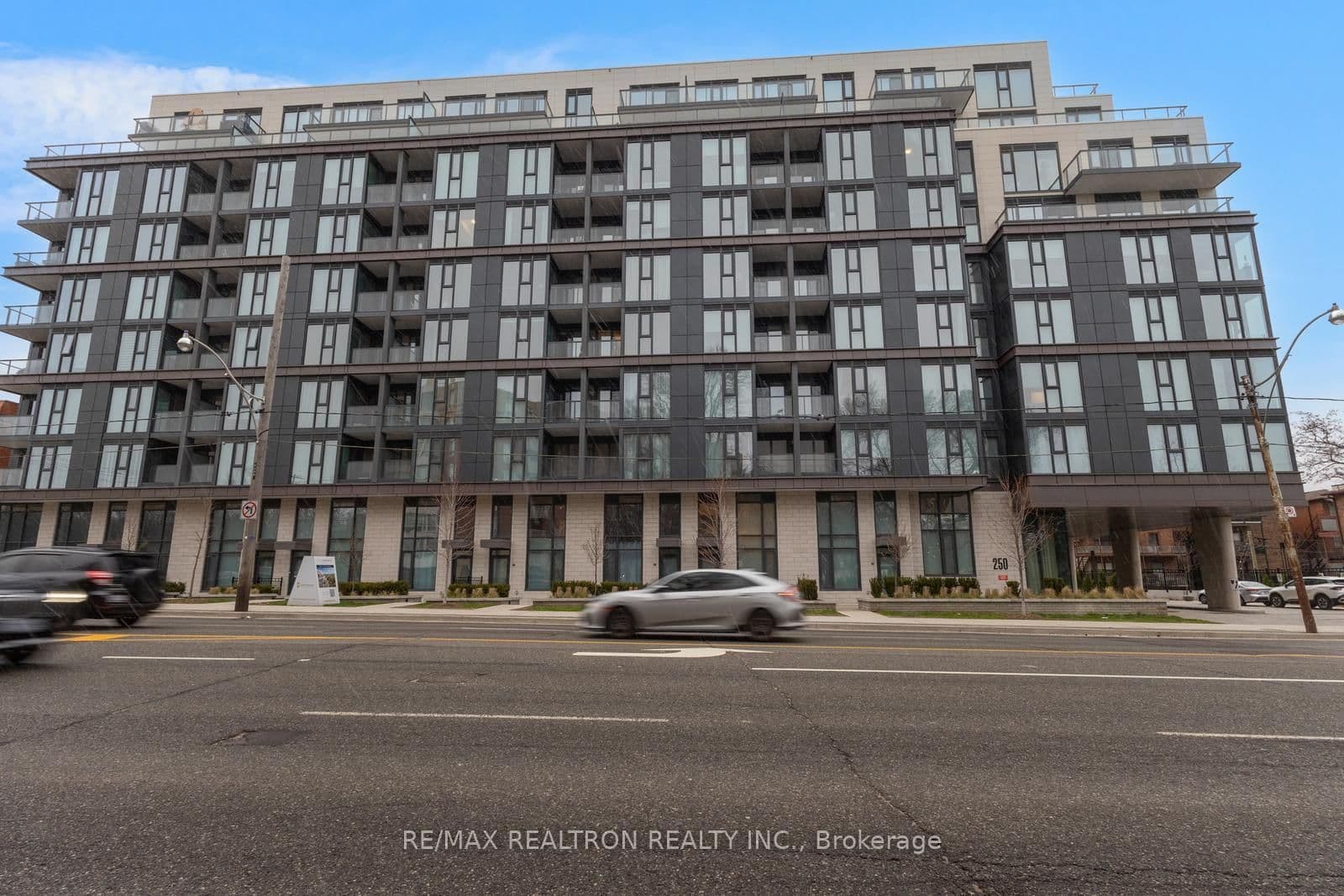 250 Lawrence Avenue W, Unit 416 thumbnail 3