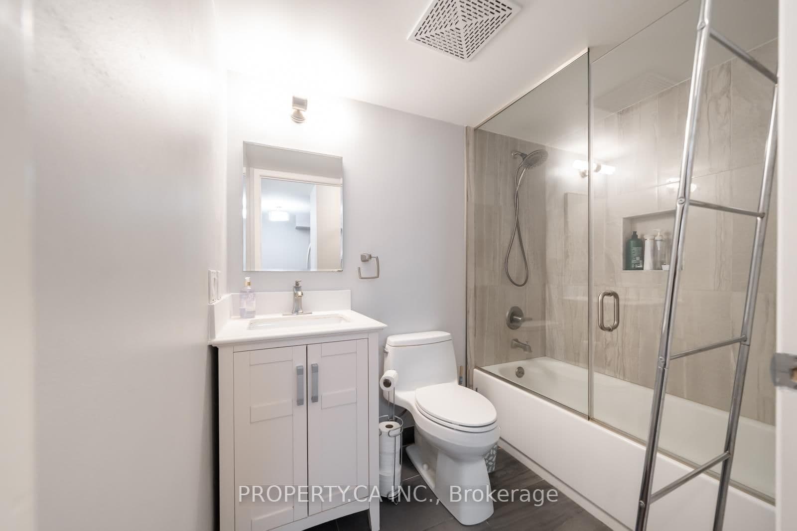 60 St Clair Avenue W, Unit 202 thumbnail 12