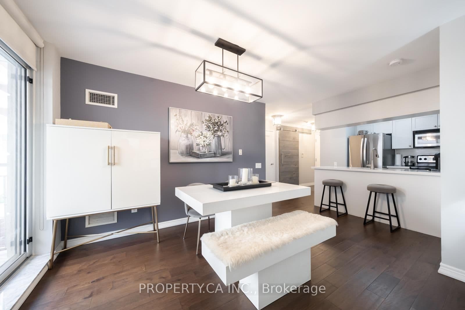 60 St Clair Avenue W, Unit 202 thumbnail 3