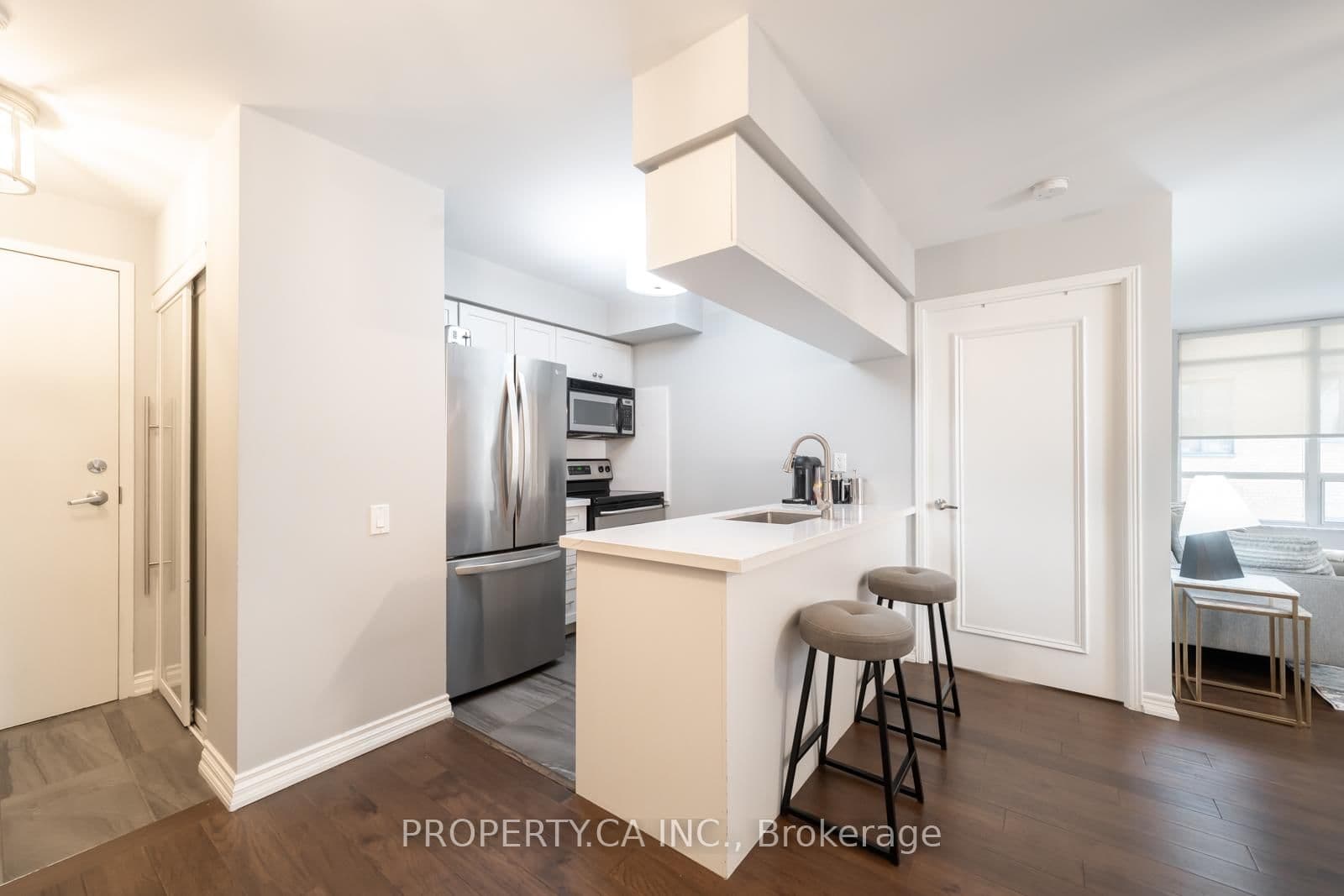 60 St Clair Avenue W, Unit 202 thumbnail 8