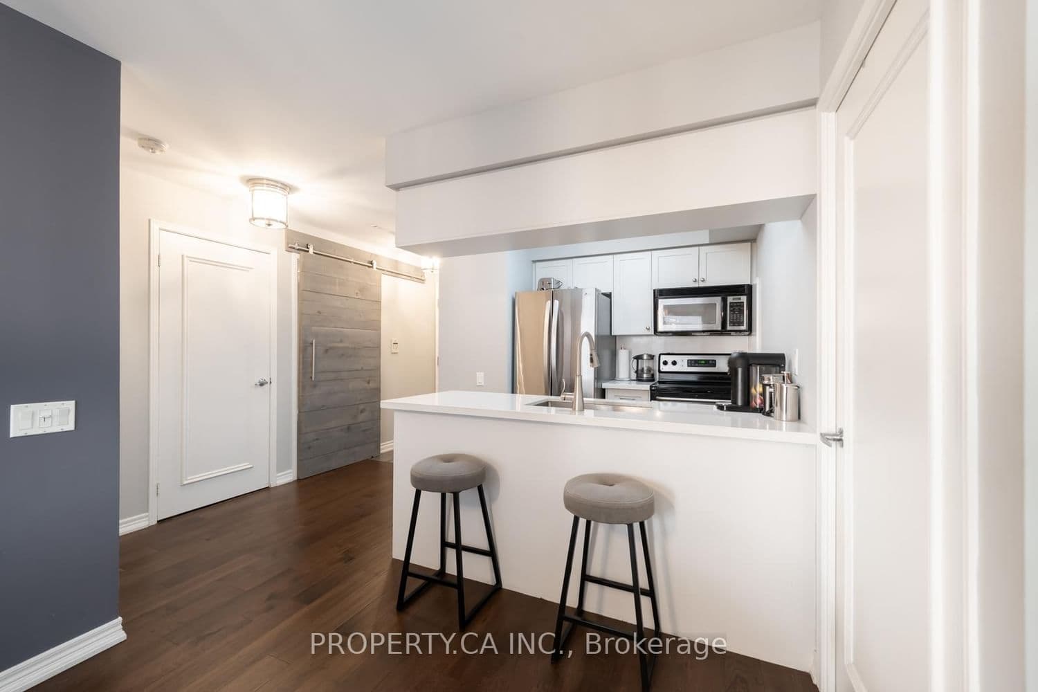 60 St Clair Avenue W, Unit 202 thumbnail 9