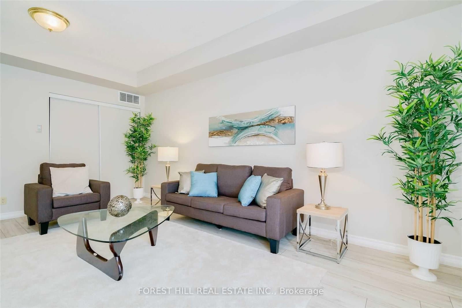 9 Greenbriar Road, Unit 103 thumbnail 2