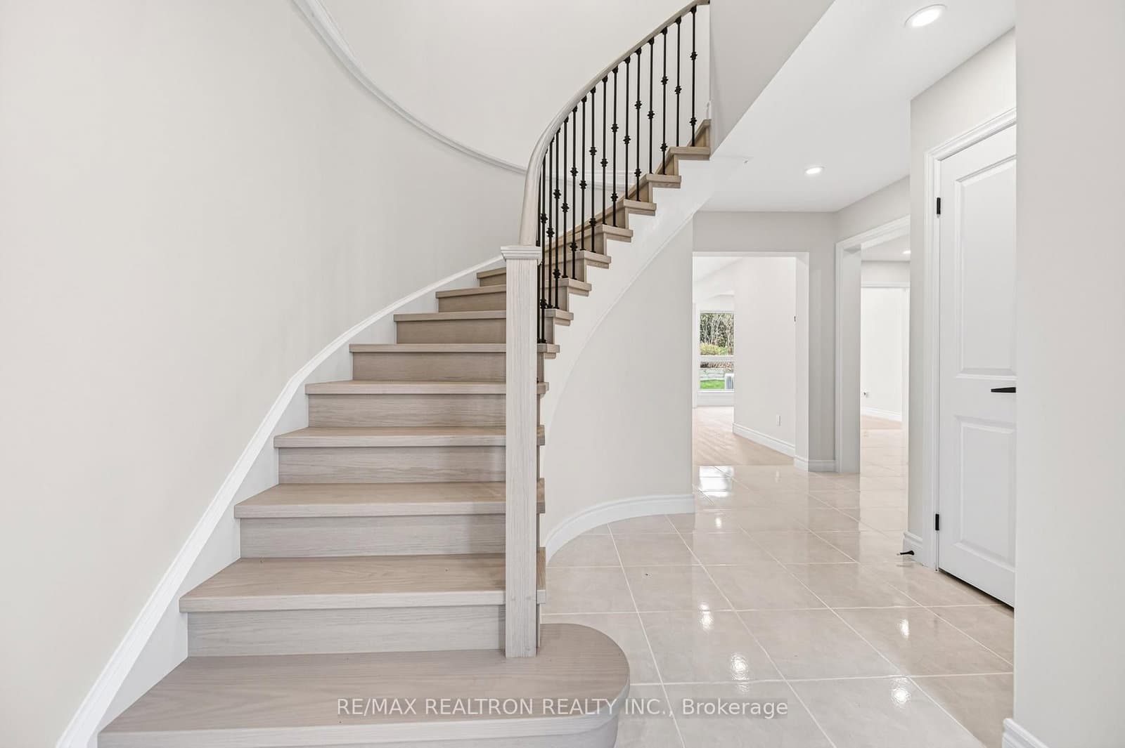 135 Scenic Mill Way, Unit 102 thumbnail 4