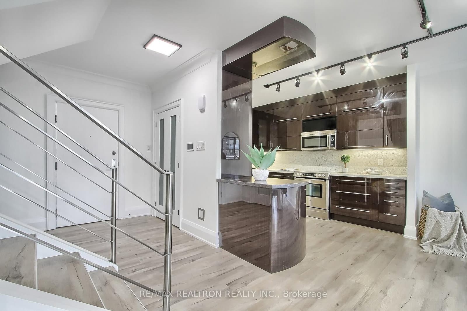 55A Avenue Road, Unit 406 thumbnail 10