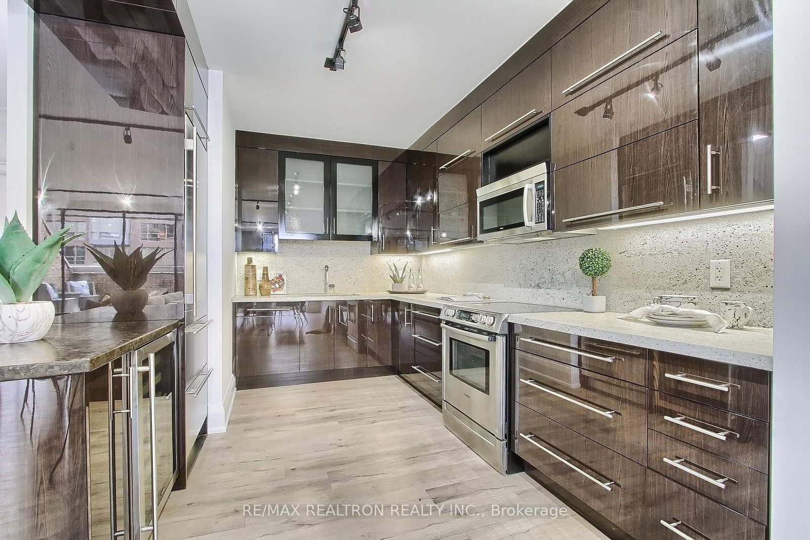 55A Avenue Road, Unit 406 thumbnail 11
