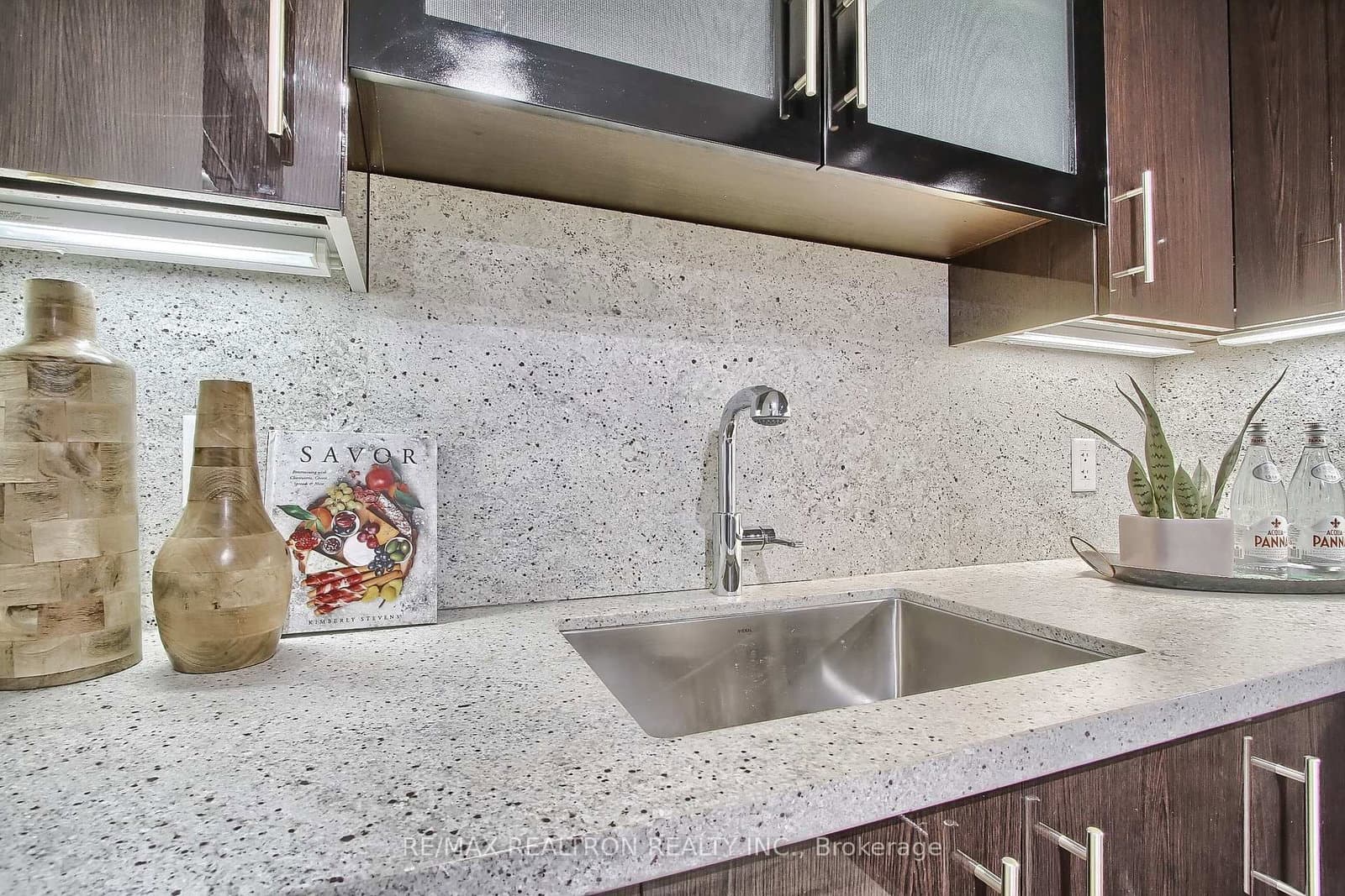 55A Avenue Road, Unit 406 thumbnail 14