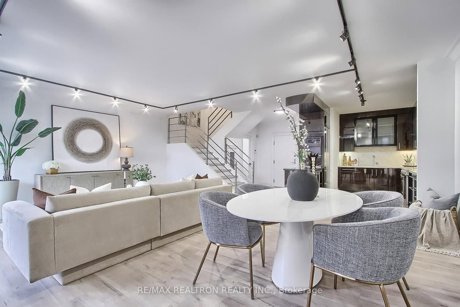 55A Avenue Road, Unit 406 thumbnail 18