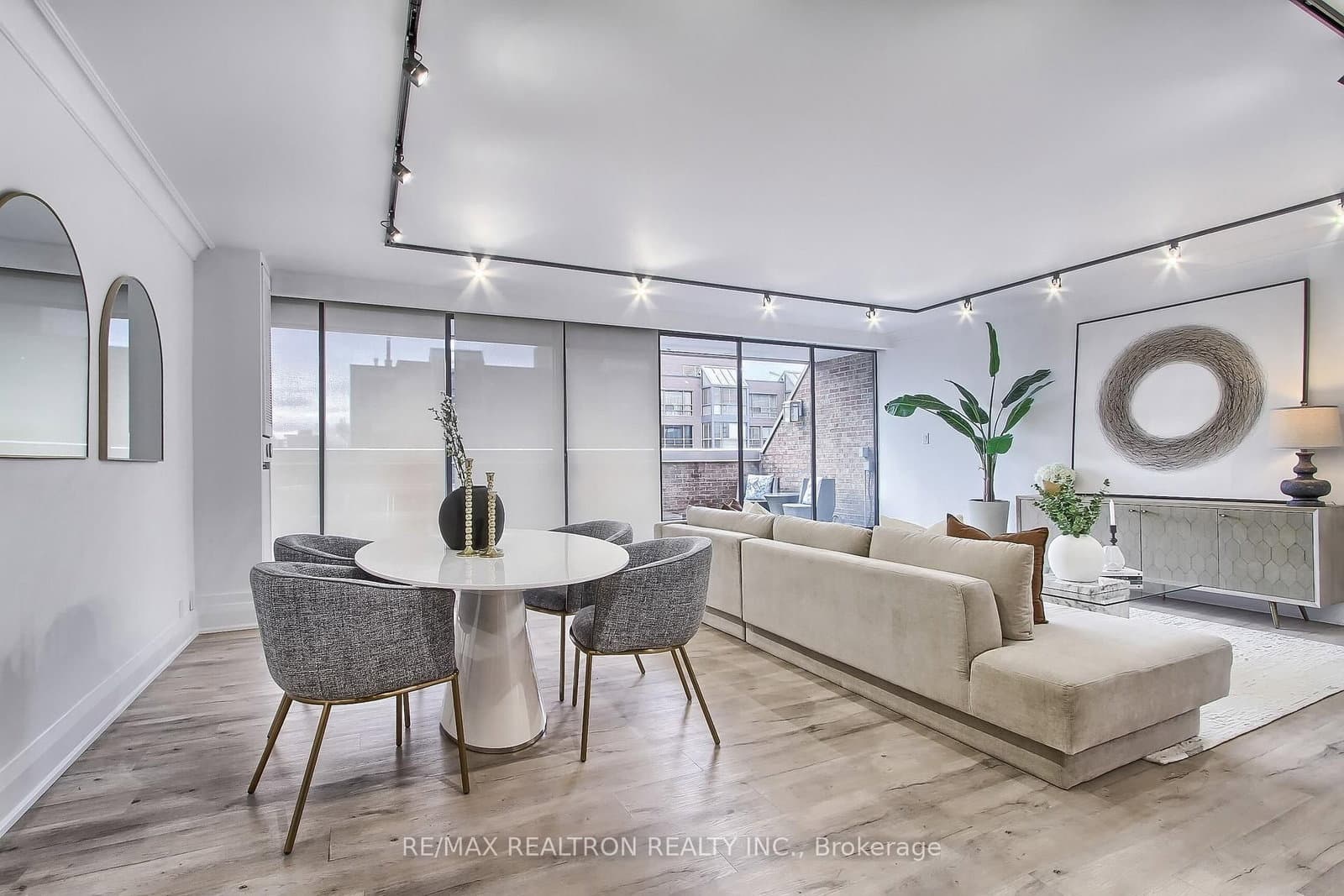 55A Avenue Road, Unit 406 thumbnail 19