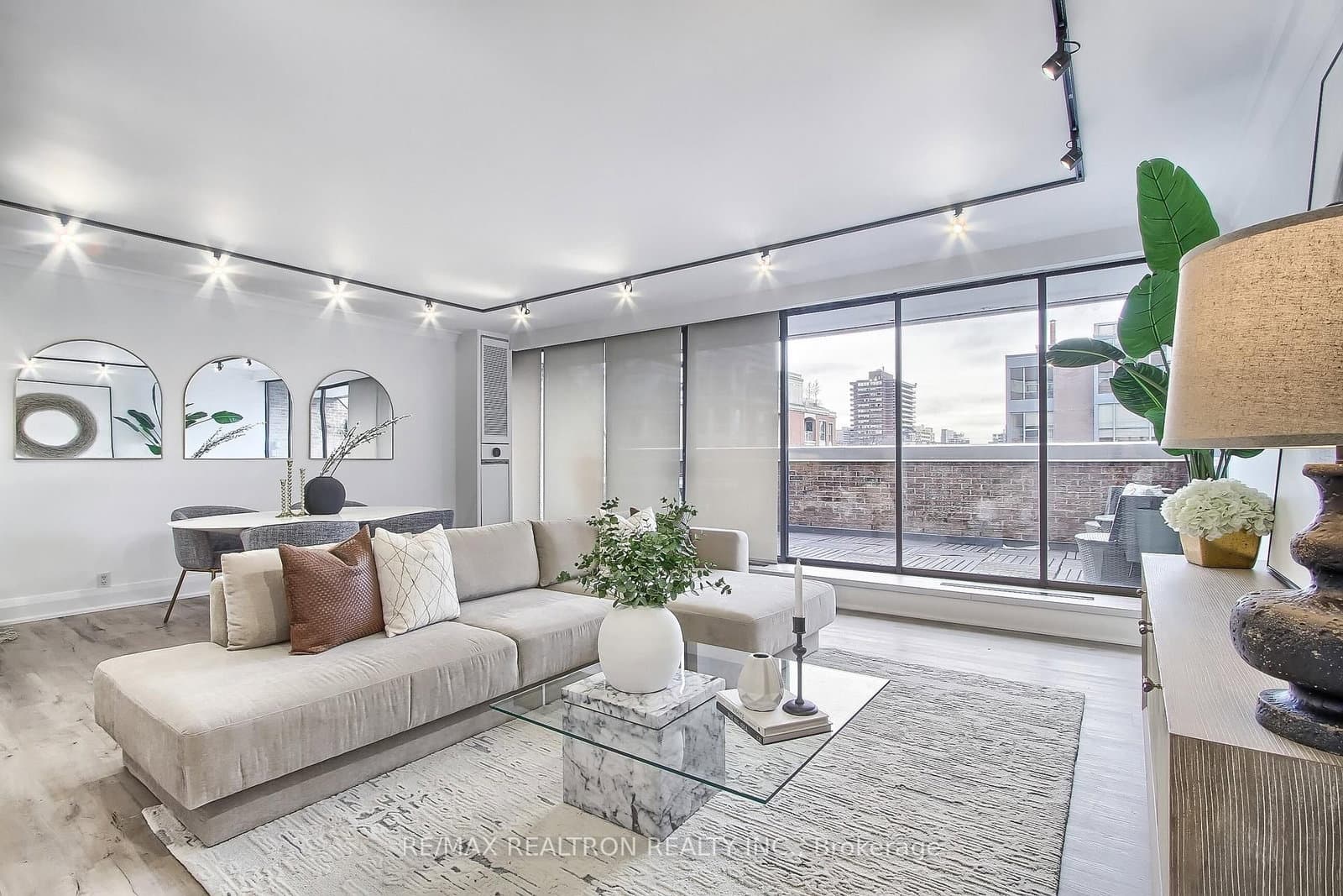 55A Avenue Road, Unit 406 thumbnail 23