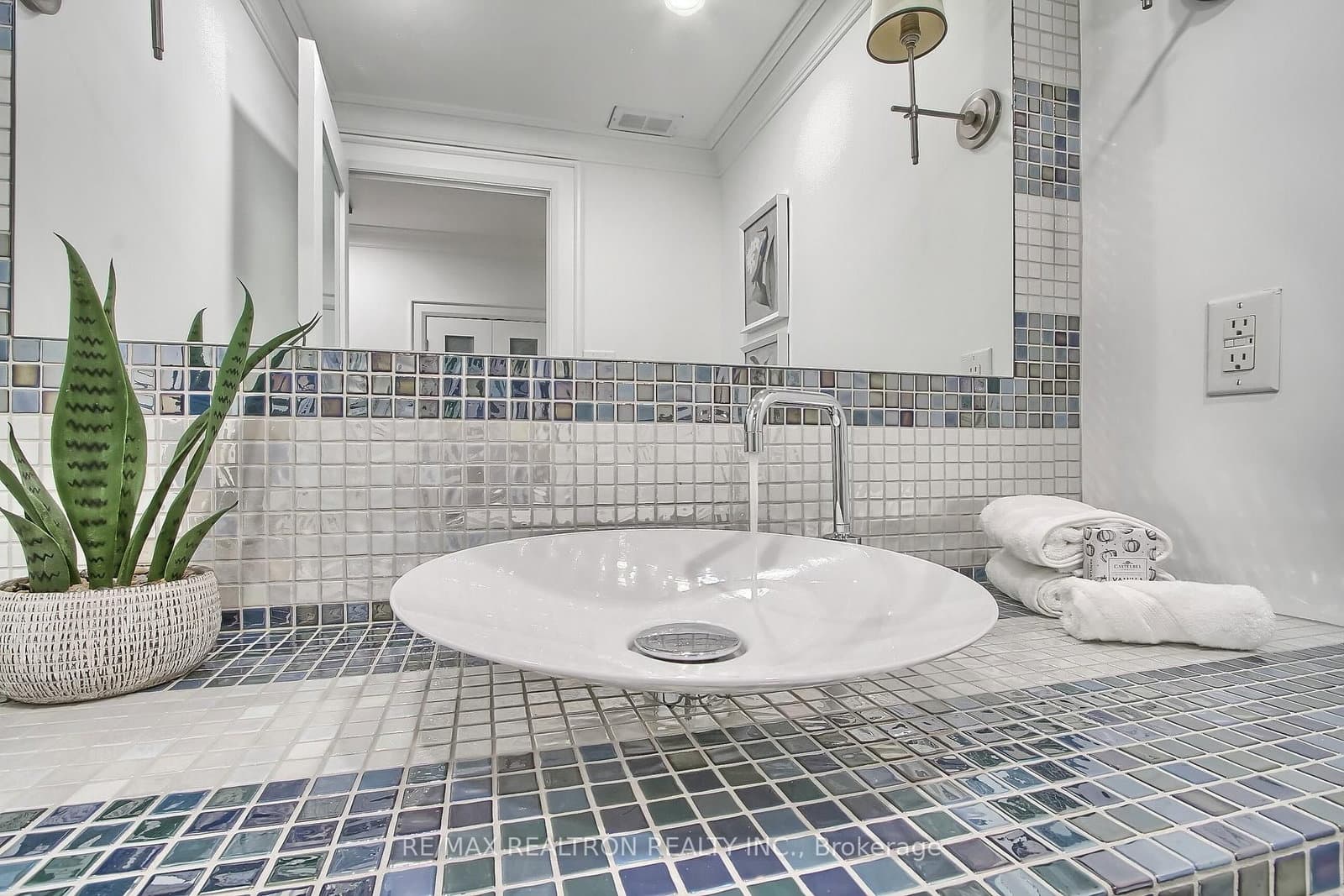 55A Avenue Road, Unit 406 thumbnail 28