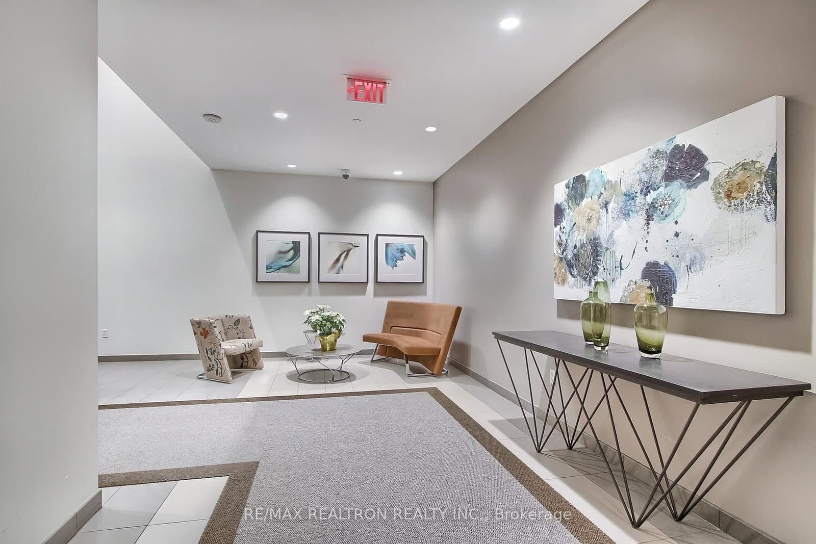 55A Avenue Road, Unit 406 thumbnail 4