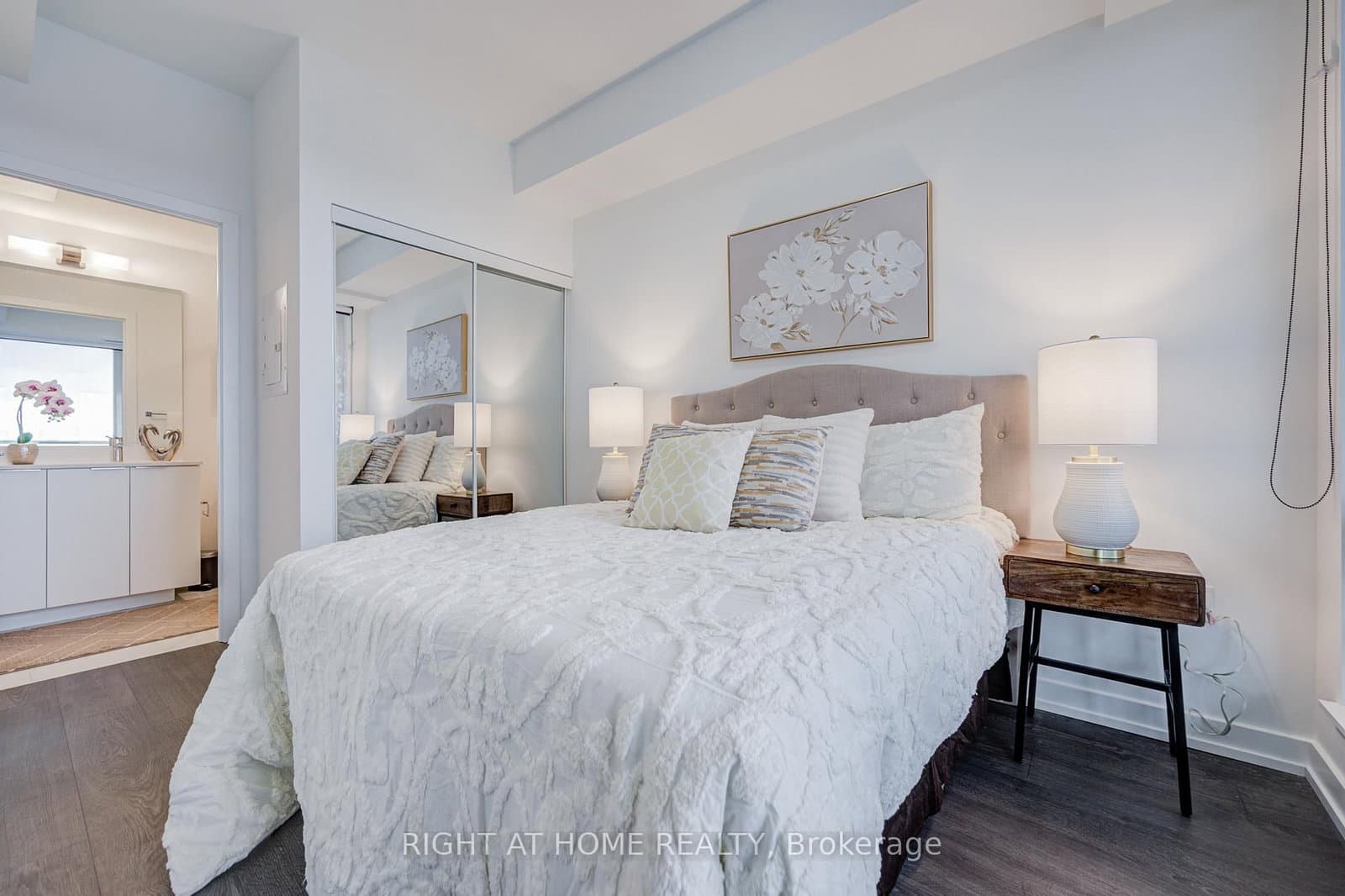 8 Olympic Garden Drive, Unit S2410 thumbnail 16