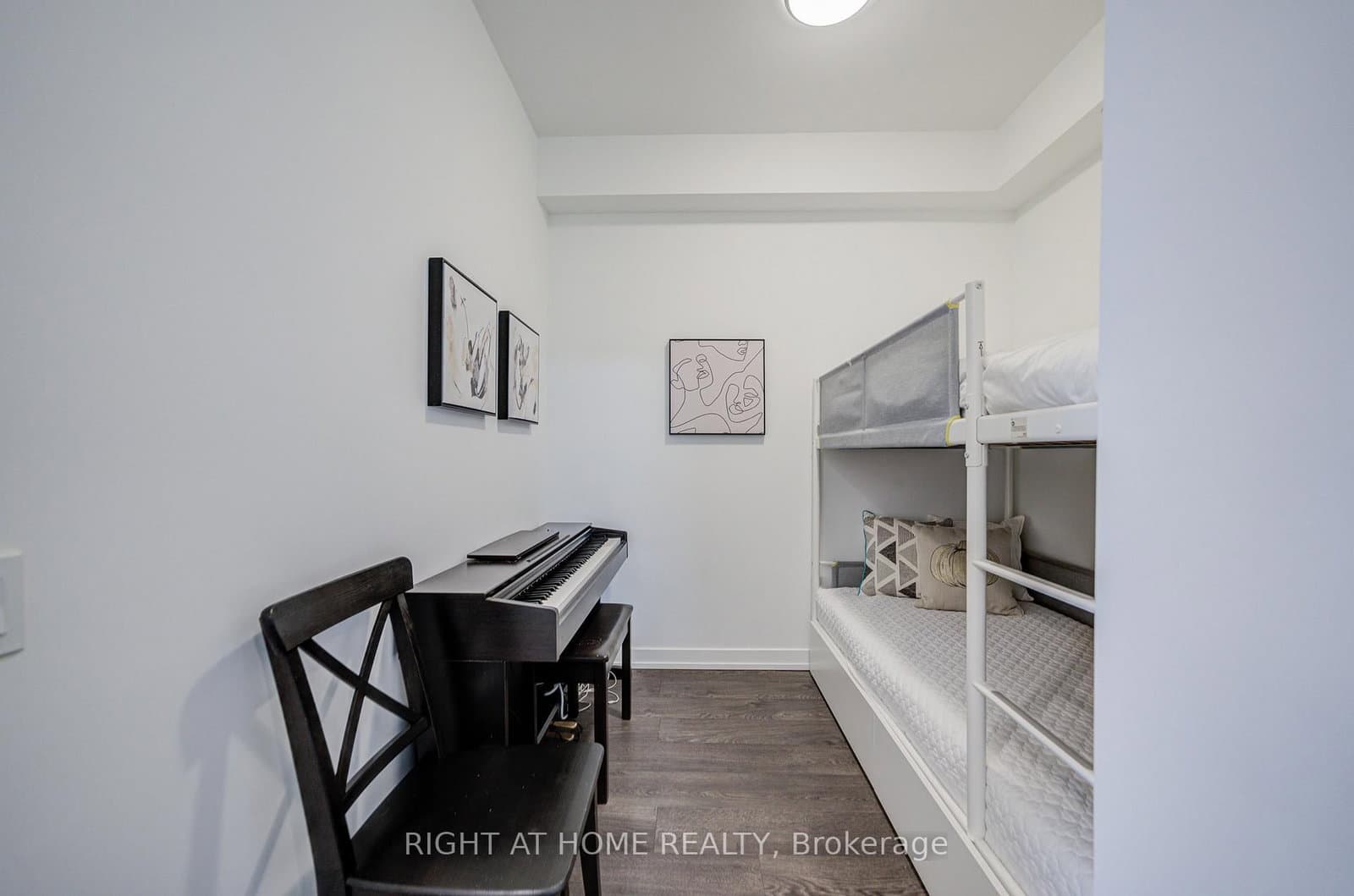 8 Olympic Garden Drive, Unit S2410 thumbnail 7