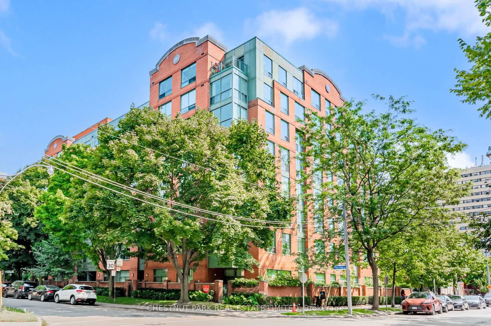 95 Prince Arthur Avenue, Unit 104 thumbnail 2