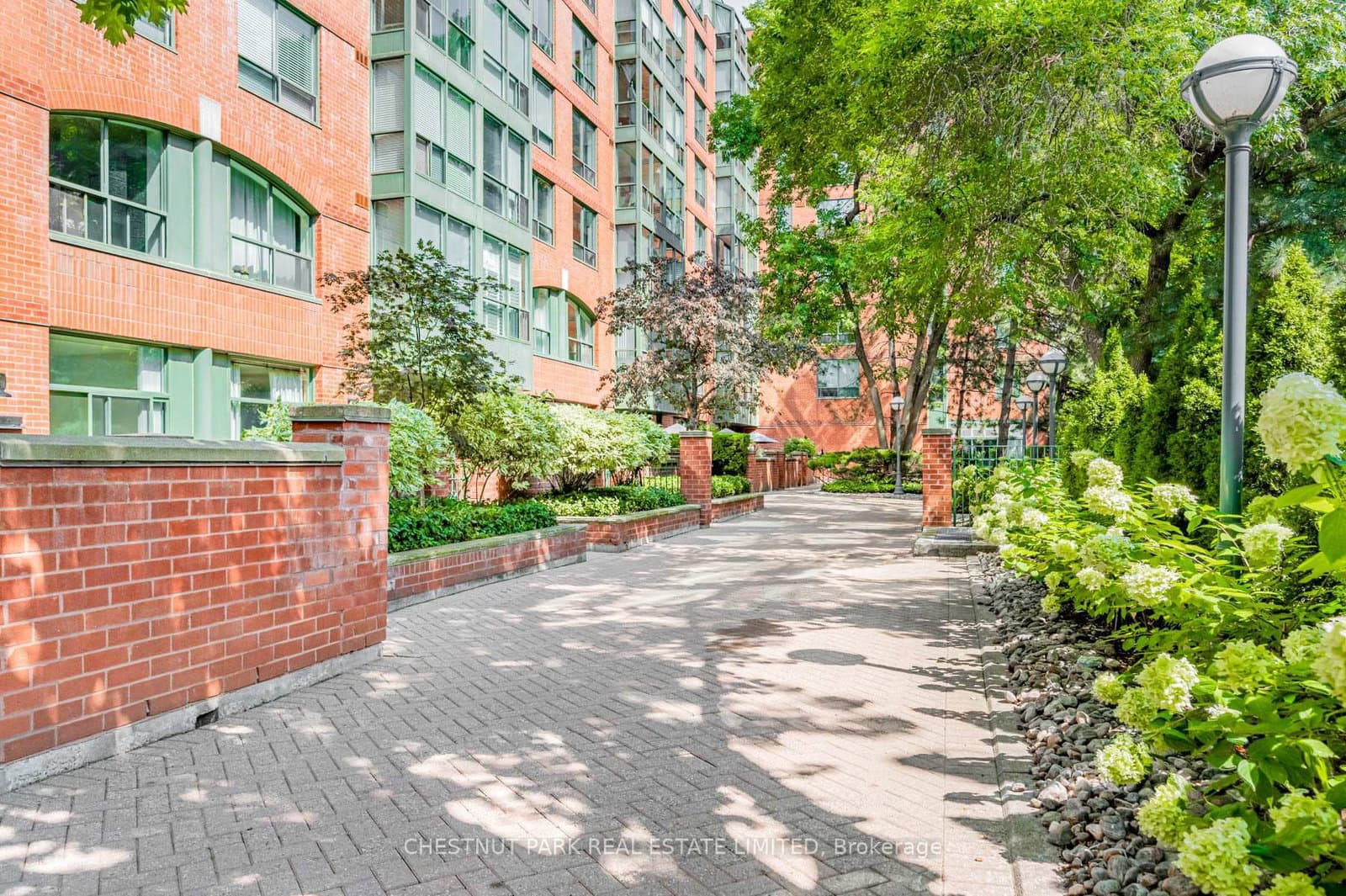 95 Prince Arthur Avenue, Unit 104 thumbnail 25