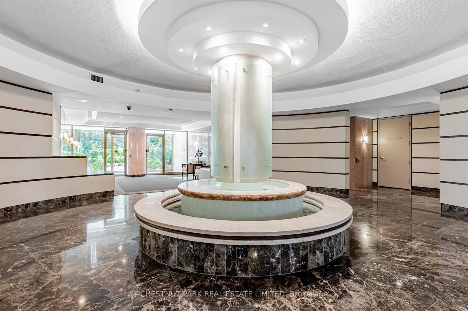 95 Prince Arthur Avenue, Unit 104 thumbnail 3