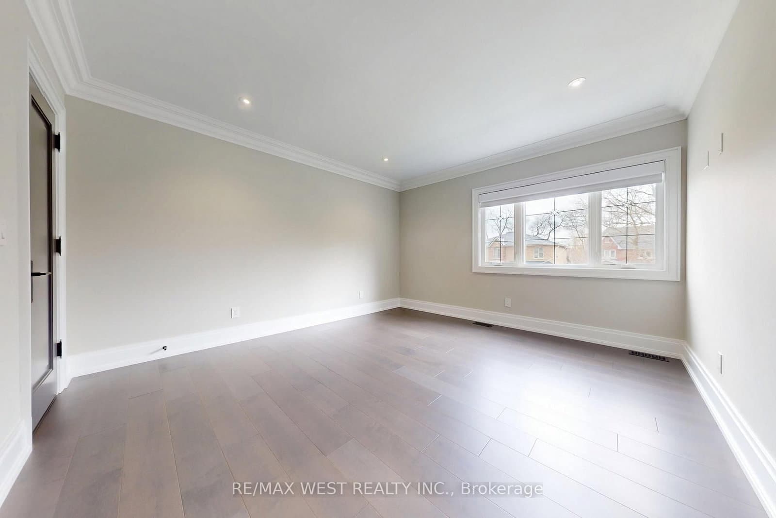 222 Connaught Avenue thumbnail 33