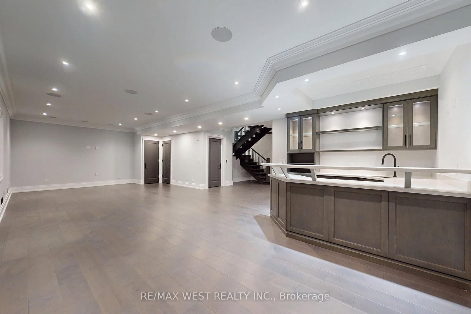 222 Connaught Avenue thumbnail 38