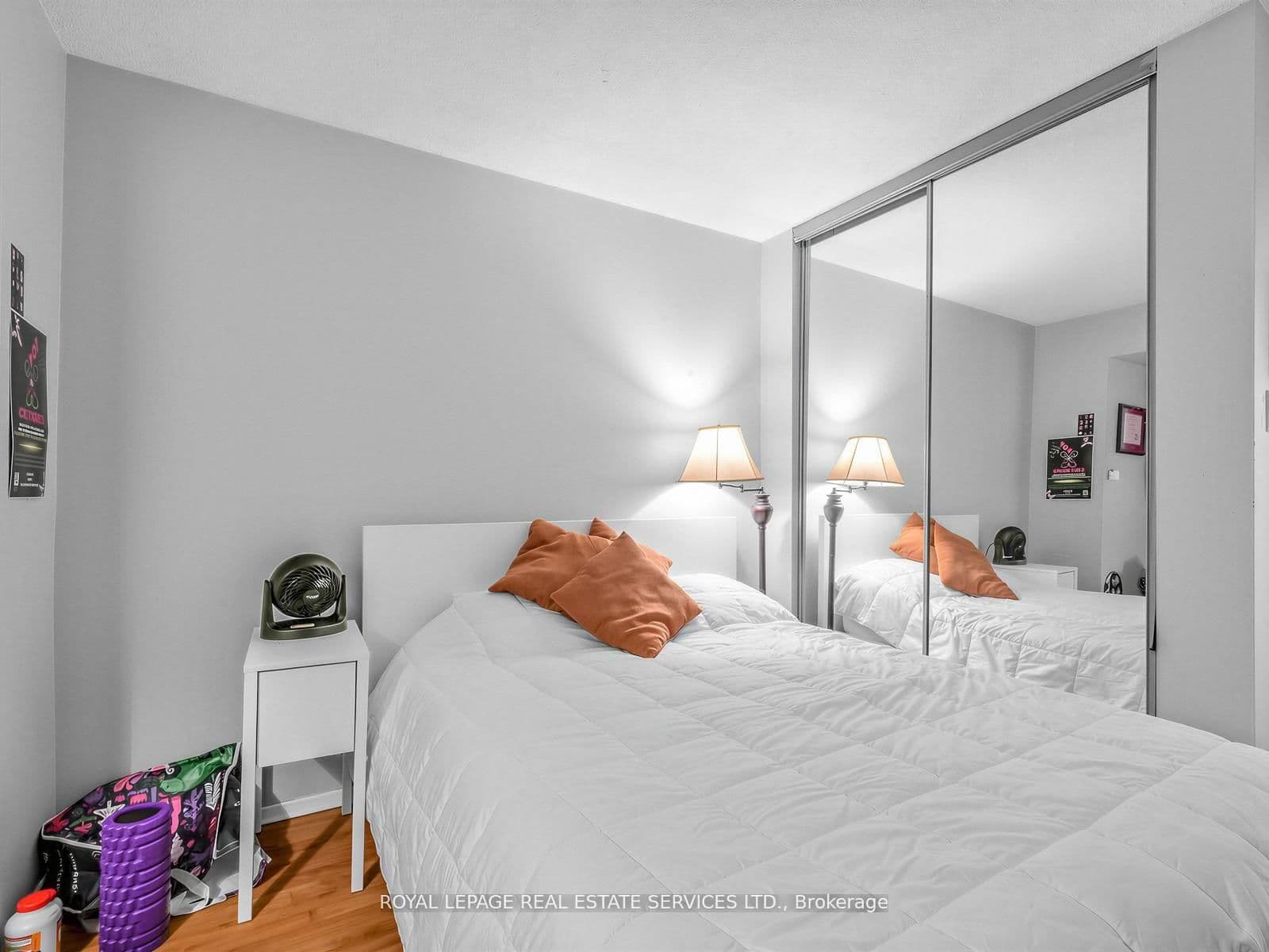 117 Gerrard Street E, Unit 310 thumbnail 12