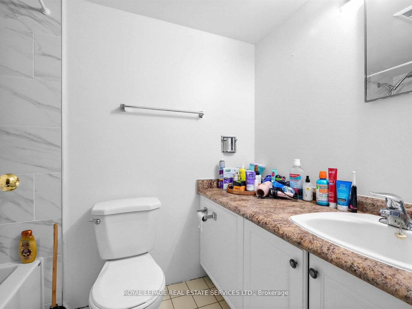 117 Gerrard Street E, Unit 310 thumbnail 17