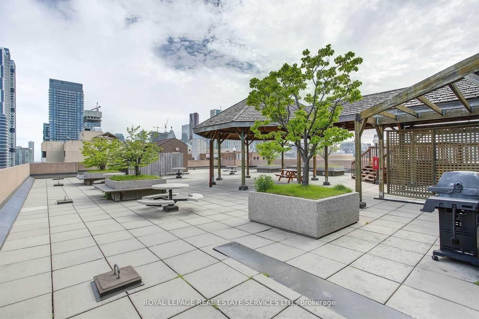 117 Gerrard Street E, Unit 310 thumbnail 22