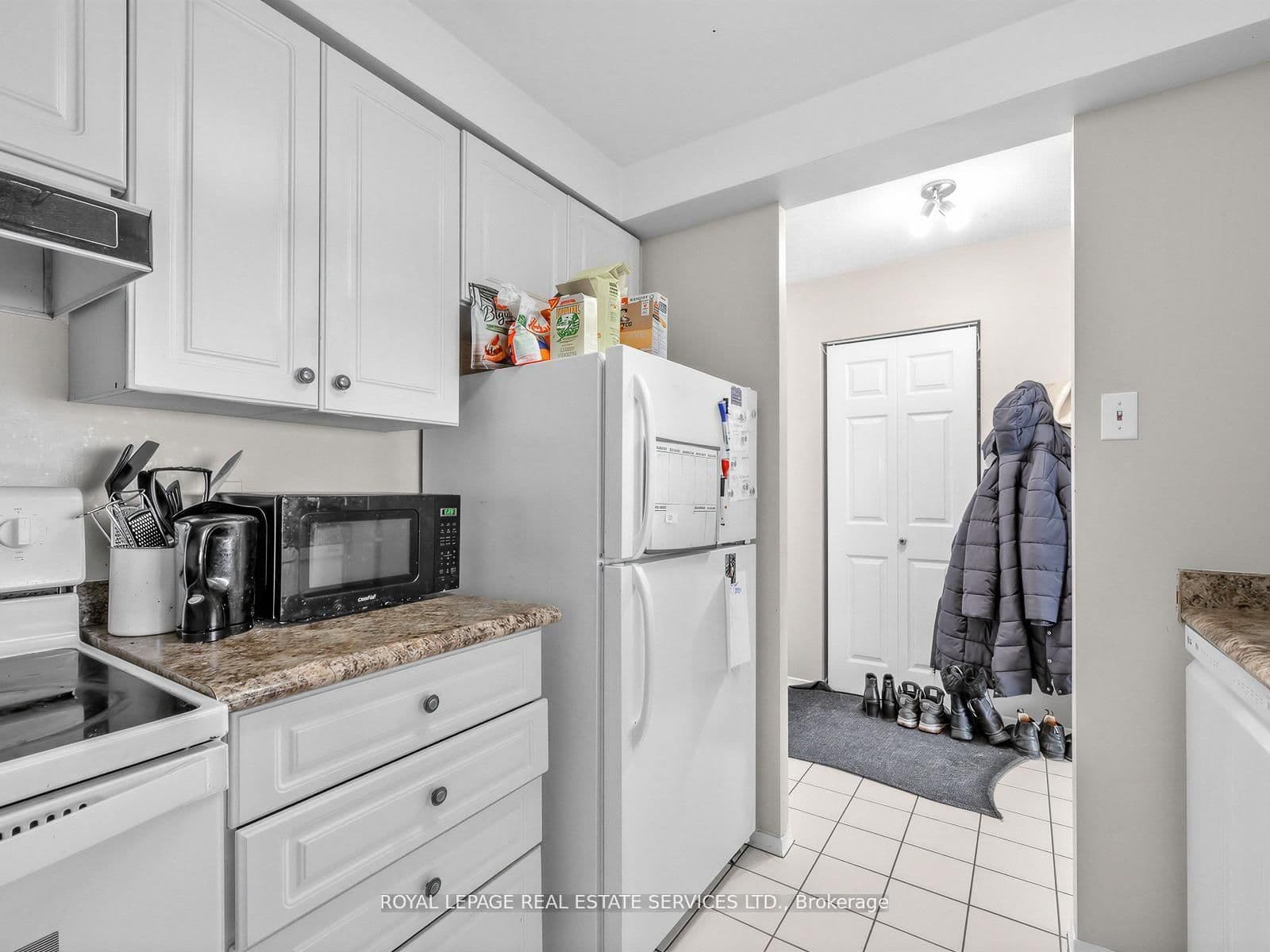 117 Gerrard Street E, Unit 310 thumbnail 5