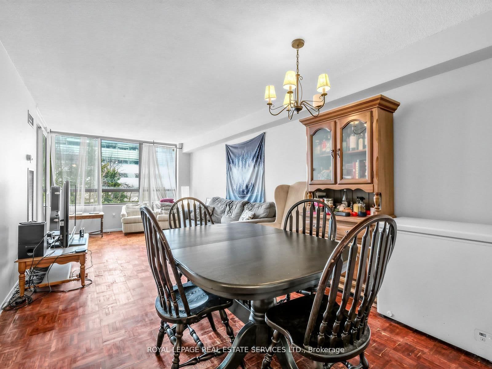 117 Gerrard Street E, Unit 310 thumbnail 6