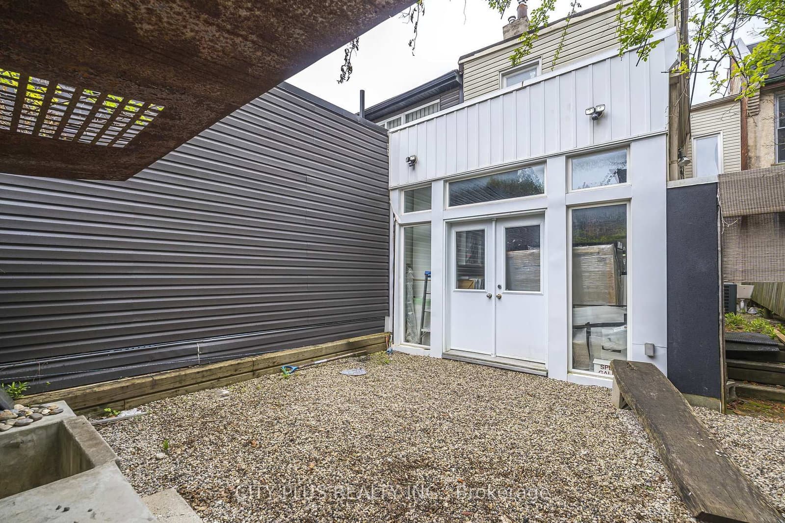 106 Harbord Street thumbnail 11