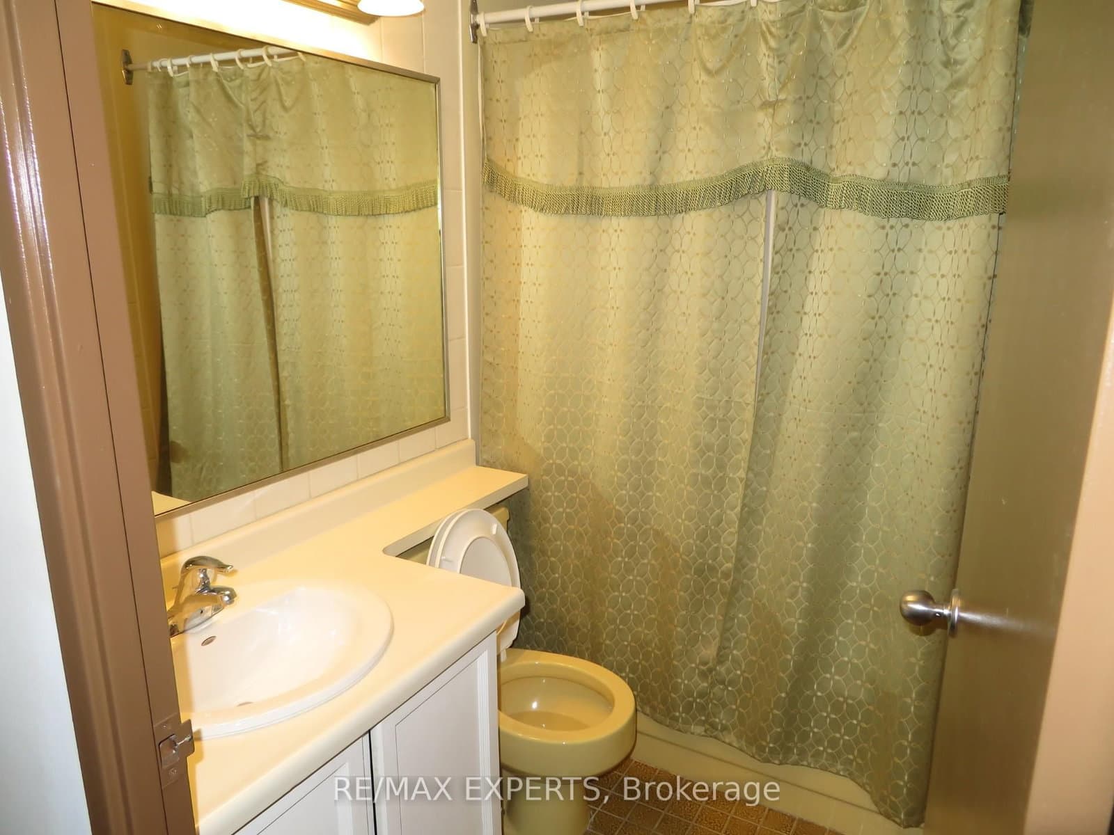 33 Harbour Square, Unit 2233 thumbnail 17