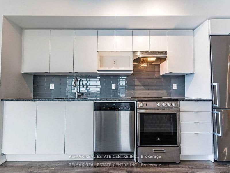 120 Varna Drive, Unit 605 thumbnail 3