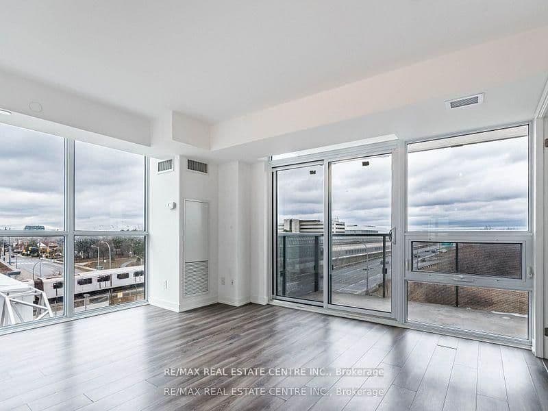 120 Varna Drive, Unit 605 thumbnail 8