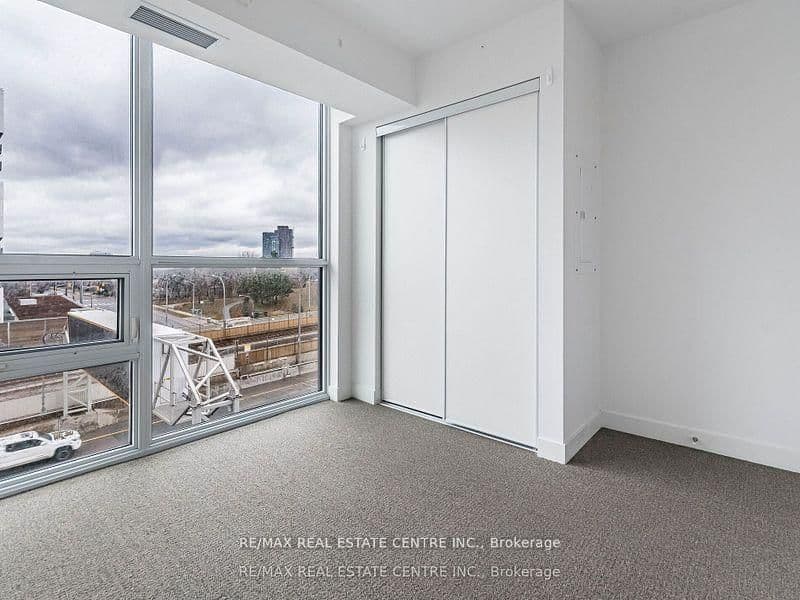 120 Varna Drive, Unit 605 thumbnail 9