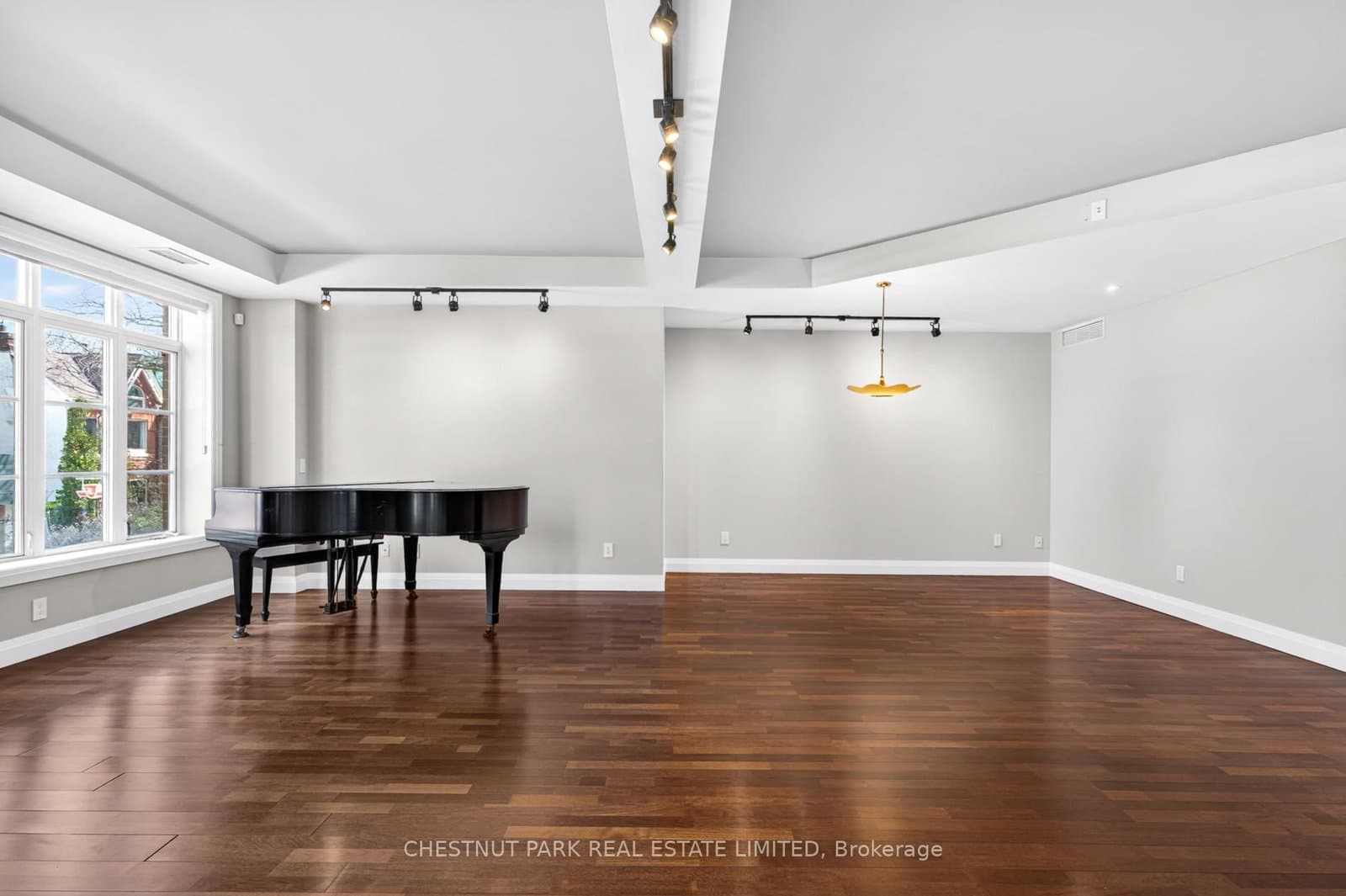 21 Shaftesbury Avenue, Unit 203 thumbnail 12