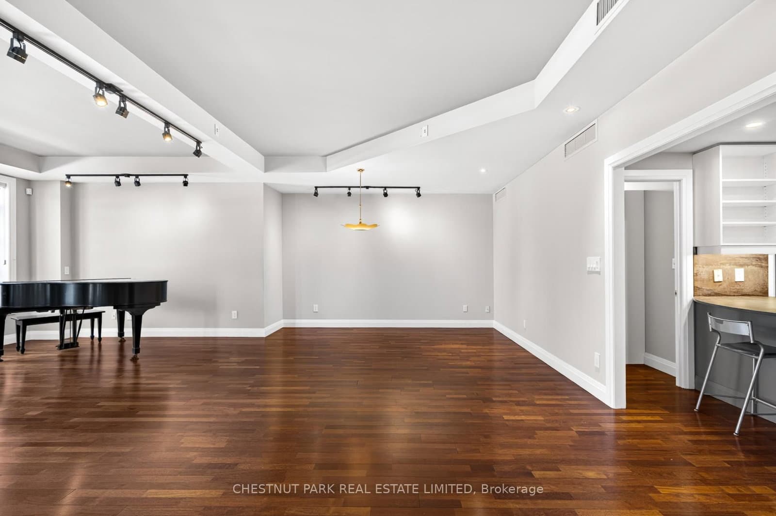 21 Shaftesbury Avenue, Unit 203 thumbnail 16