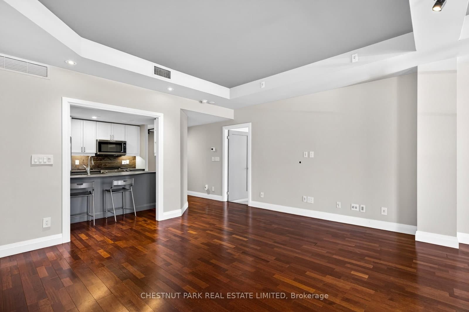 21 Shaftesbury Avenue, Unit 203 thumbnail 21