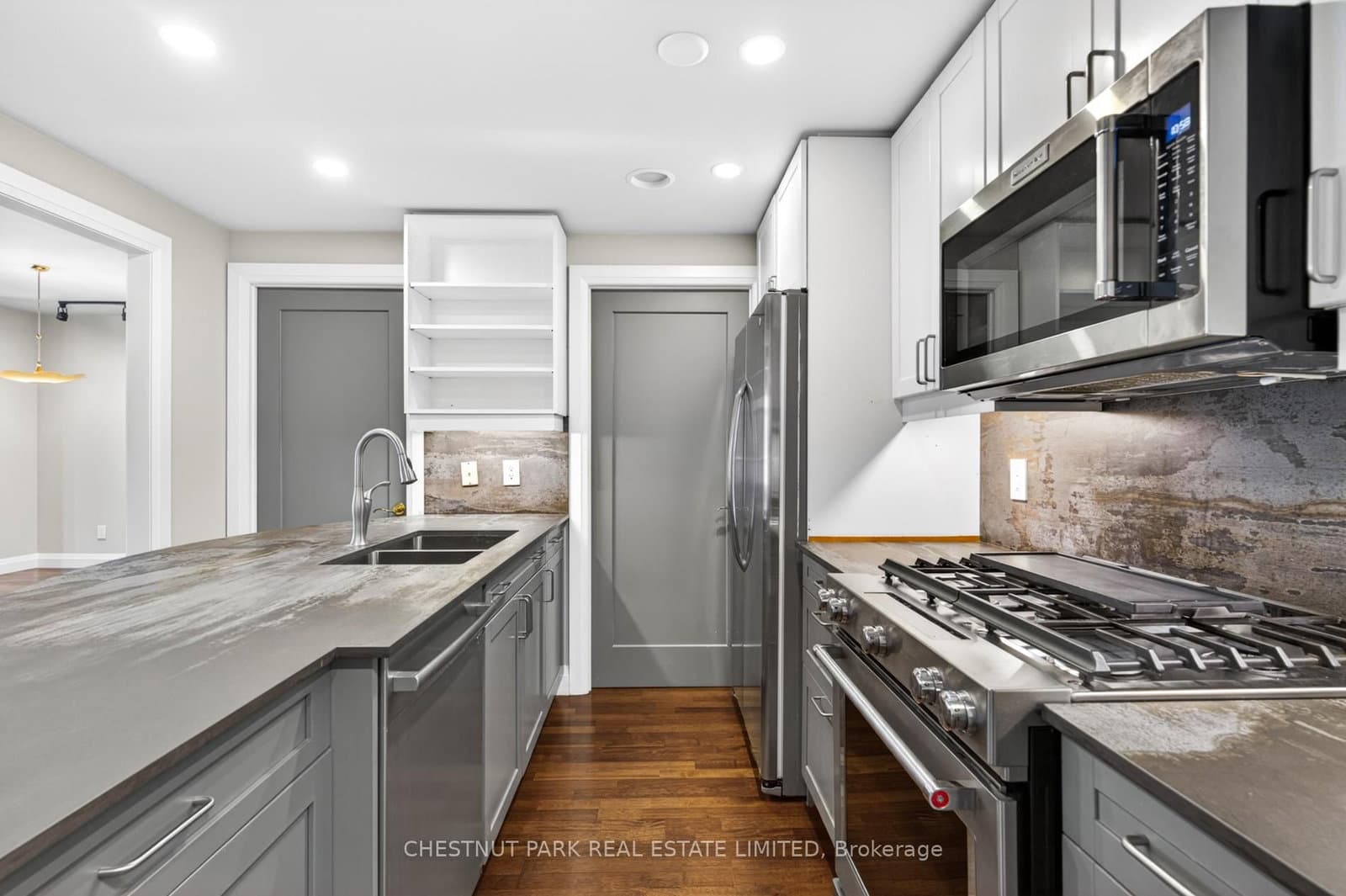 21 Shaftesbury Avenue, Unit 203 thumbnail 25
