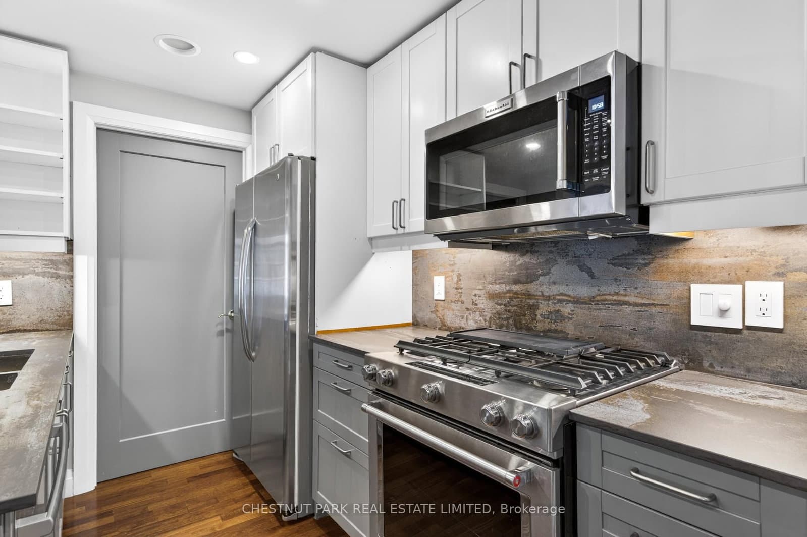 21 Shaftesbury Avenue, Unit 203 thumbnail 26