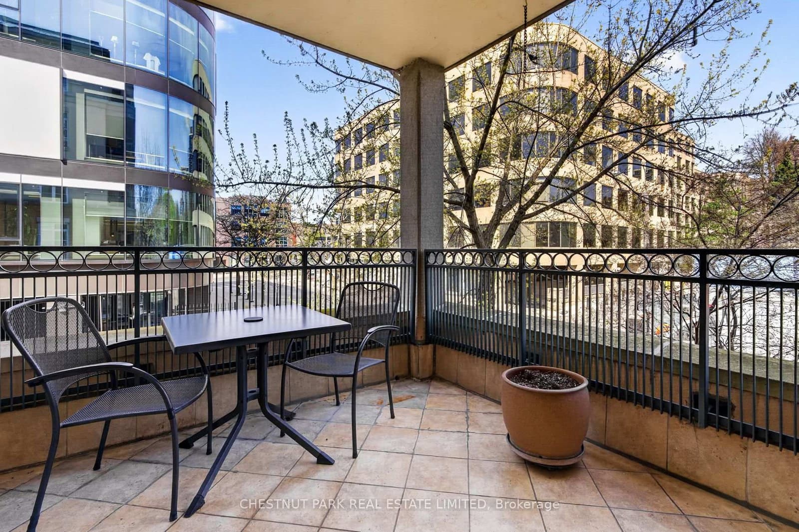 21 Shaftesbury Avenue, Unit 203 thumbnail 32